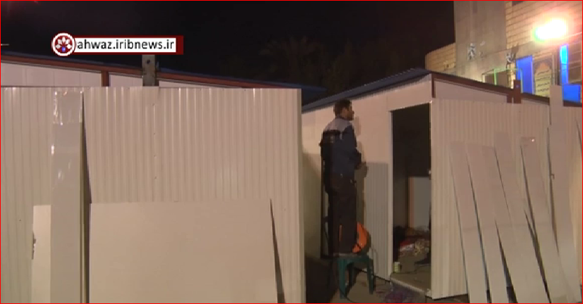 بازدید نماینده ولی فقیه در استان خوزستان از نحوه ساخت کانکس برای منطق زلزله زده+ گزارش