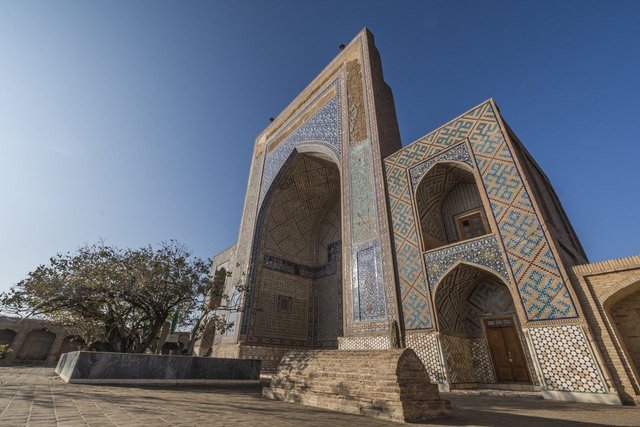 اتمام مرمت کتیبه مزار مولانا زین الدین ابوبکر تایبادی