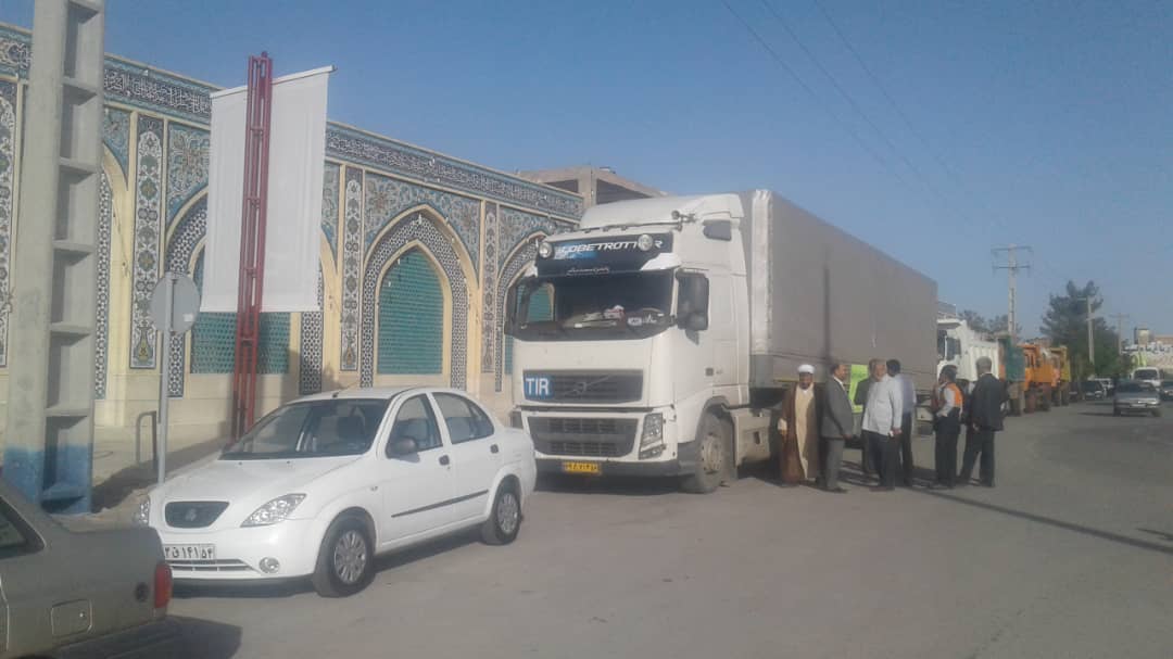 ارسال سومین محموله کمکهای مردمی شهرستان انار به سیل زدگان