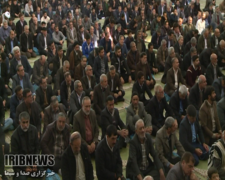 مسئولان شجاعانه معایب گرانی بنزین را بپذیرند