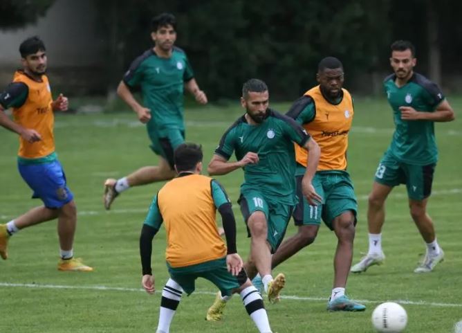 غایبان استقلال مقابل هوادار غایبان استقلال مقابل هوادار