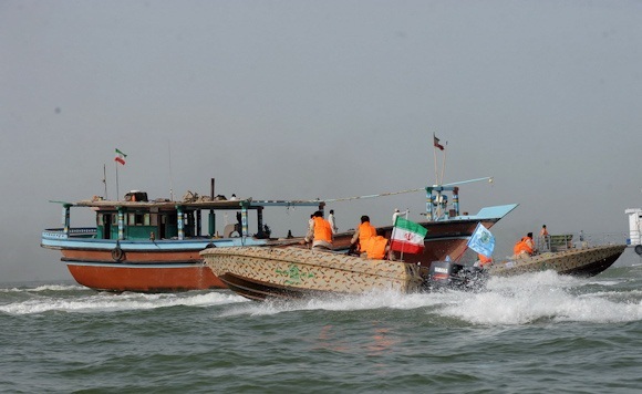 توقیف لنجهای صیادی حامل گازوئیل قاچاق در آبراه اروند توقیف لنجهای صیادی حامل گازوئیل قاچاق در آبراه اروند