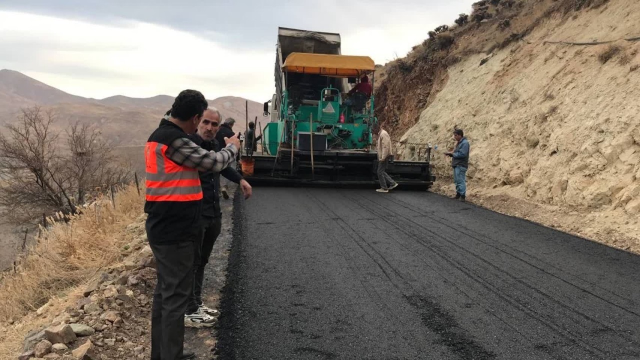 احداث راه‌های روستایی برای روستا‌های بالای ۲۰ خانوار استان