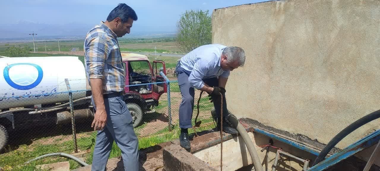 شستشوی مخزن آب شرب روستای خاکمردان شهرستان خوی