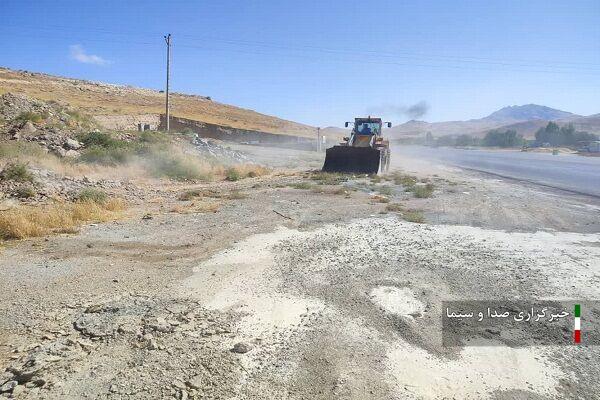 جمع آوری بیش از ۸۷۰ تن نخاله در حریم راه‌های شهرستان مهاباد