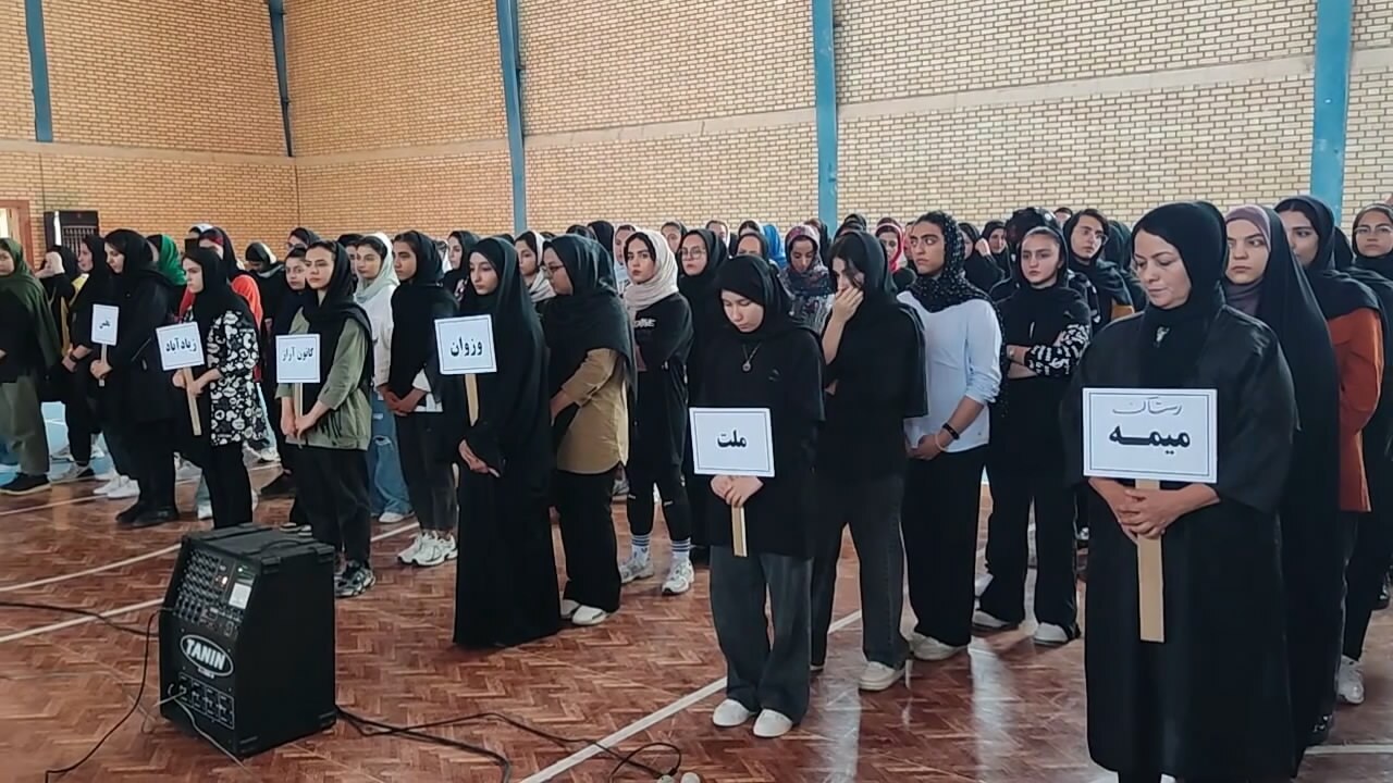 برگزاری مسابقه والیبال بانوان در روستای زیاد آباد میمه