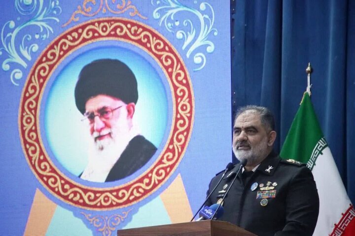 امیر دریادار ایرانی؛ خوک زرد آمریکایی درباره ملت ایران اشتباه کرد