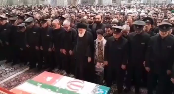 وداع با  پیکر ۲ شهید در حرم مطهر رضوی