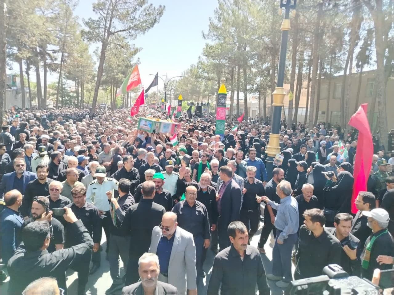 تشییع با شکوه شهدای اقتدار بر دستان مردم ولایی خراسان جنوبی