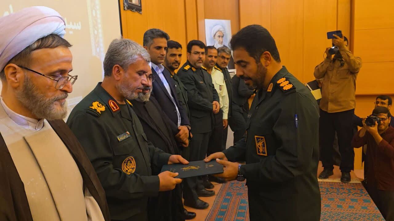 فرمانده جدید ناحیه مقاومت بسیج میبد معرفی شد فرمانده جدید ناحیه مقاومت بسیج میبد معرفی شد