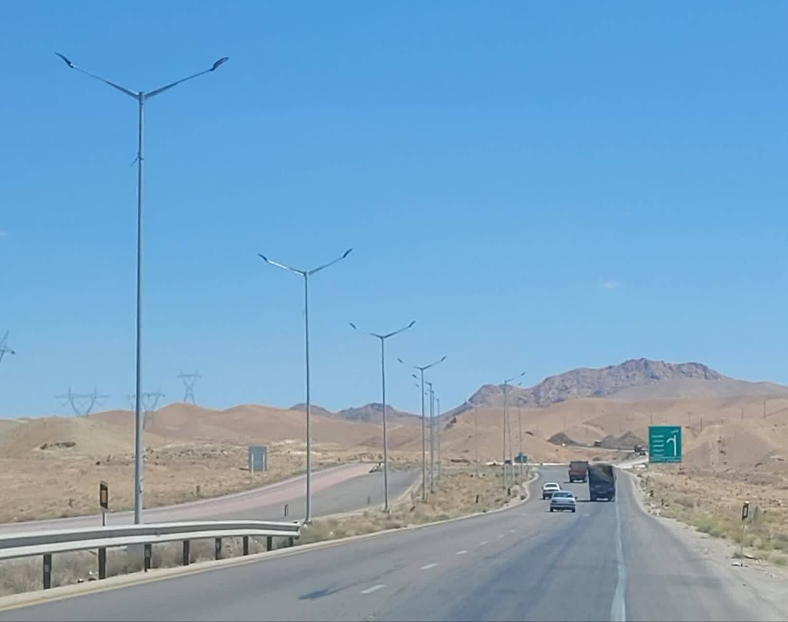 اجرای روشنایی سه راهی روم محور قائن -بیرجند اجرای روشنایی سه راهی روم محور قائن -بیرجند