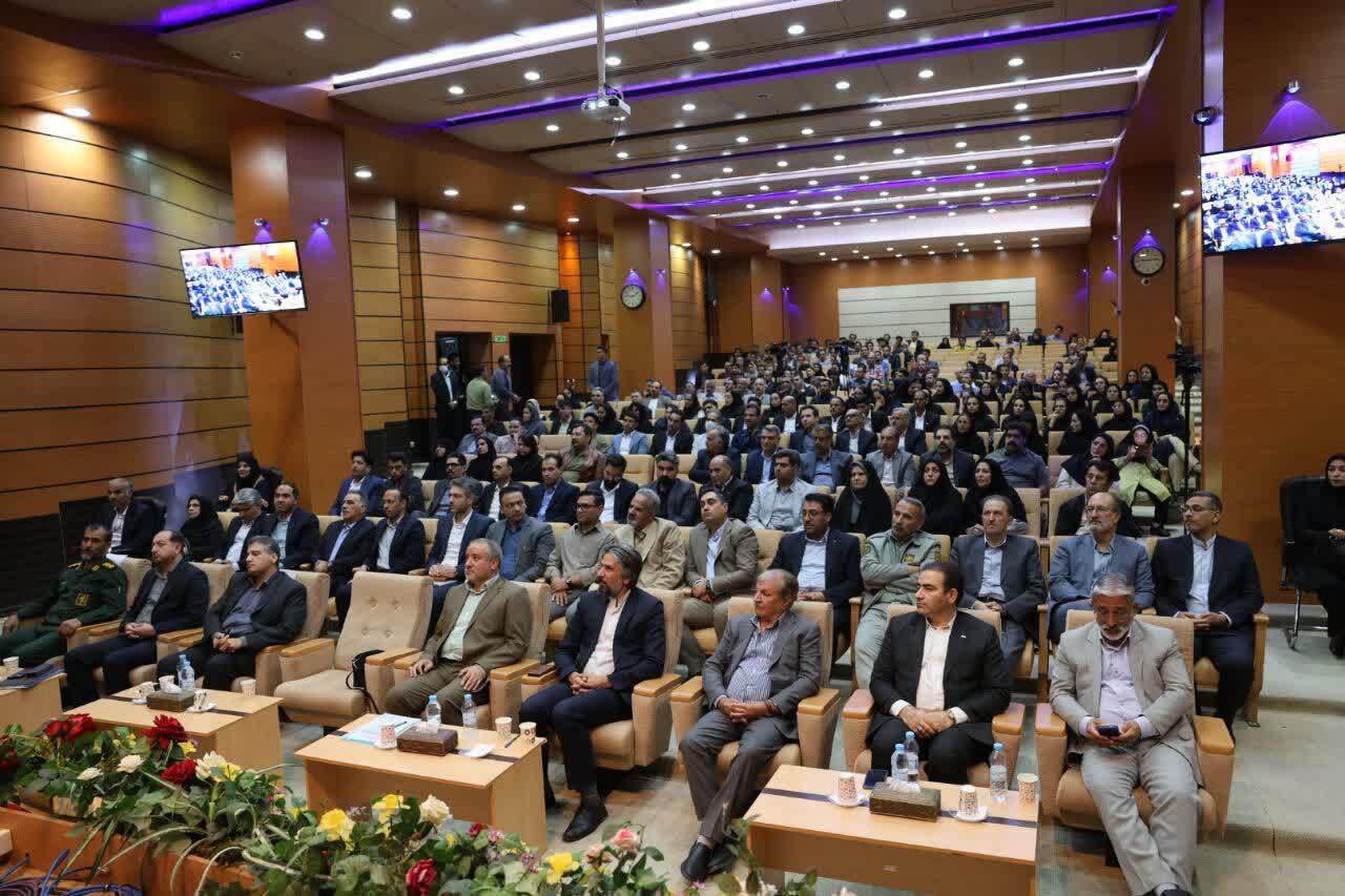 تاکید بر معرفی و استانداردهای کیفی طلای سرخ در سطح بین المللی تاکید بر معرفی و استانداردهای کیفی طلای سرخ در سطح بین المللی