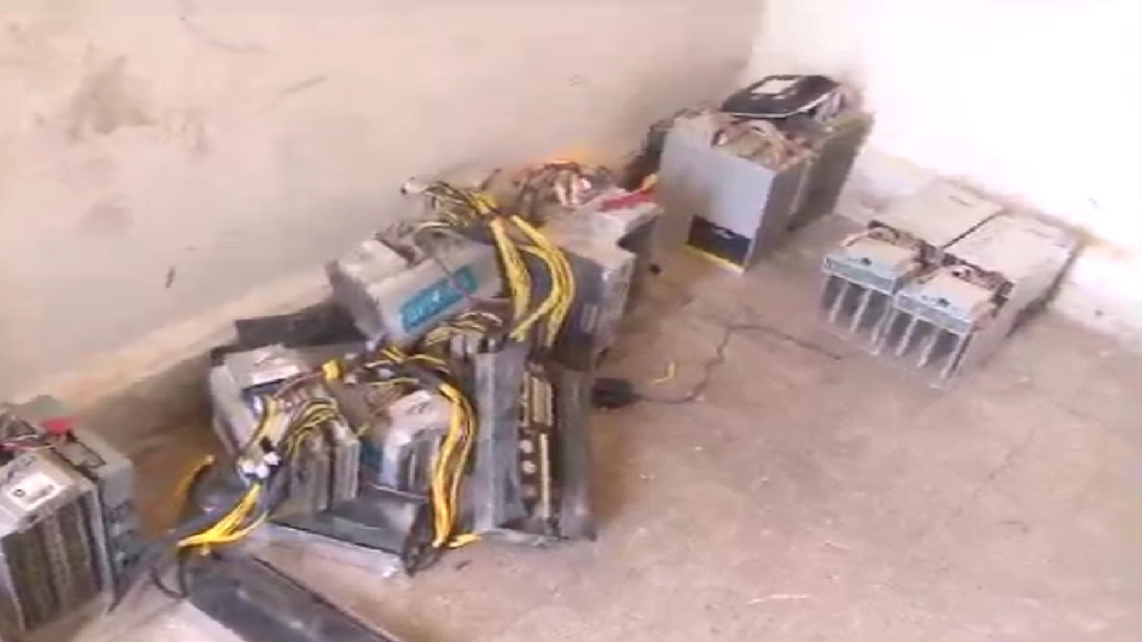 کشف ۱۸ دستگاه ماینر قاچاق در مراغه