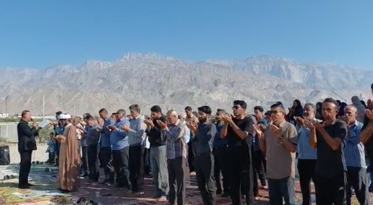 اقامه نماز باران در شهر تخت